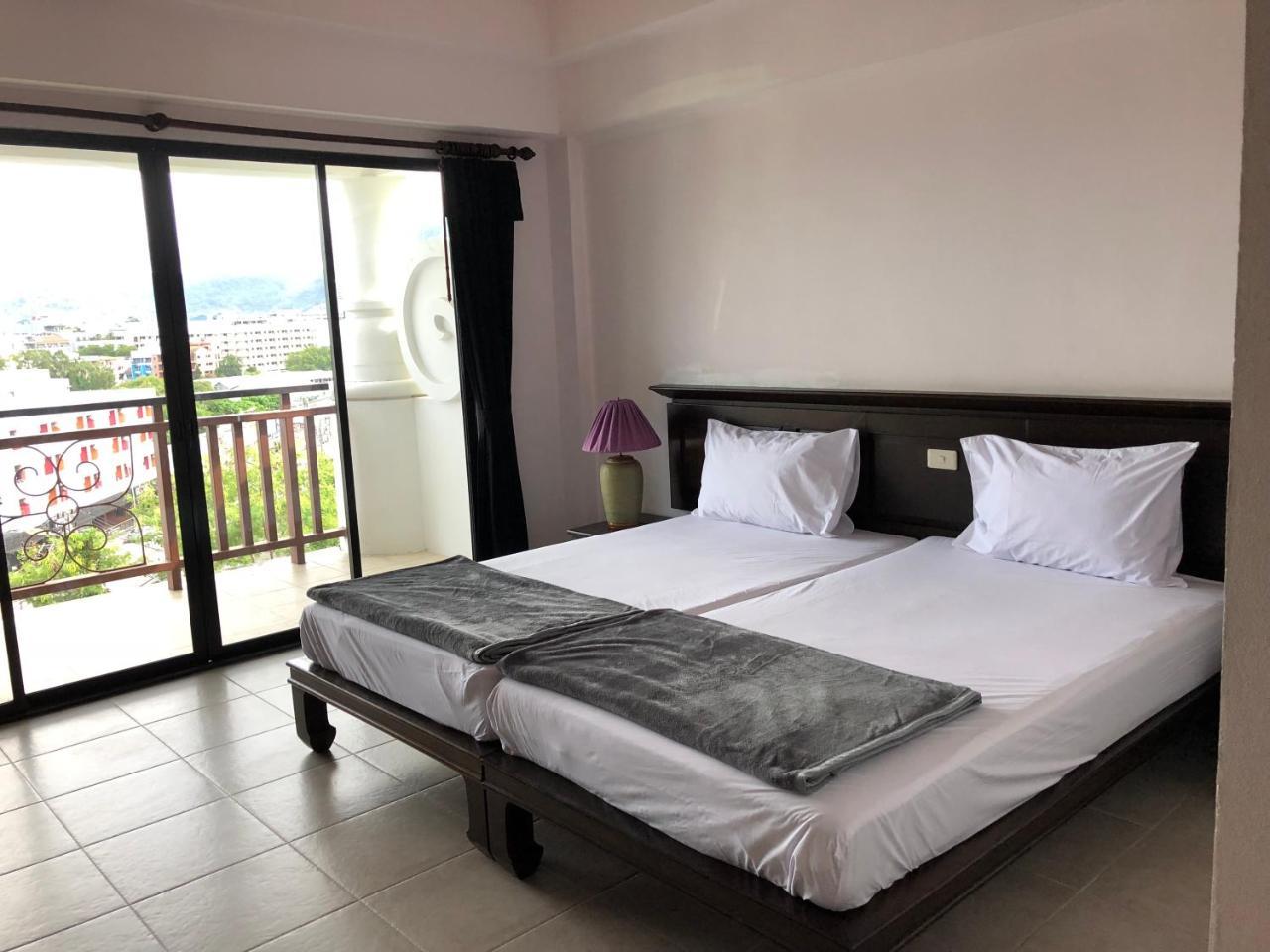 Bodega Phuket Patong (Adults Only) Albergue Exterior foto