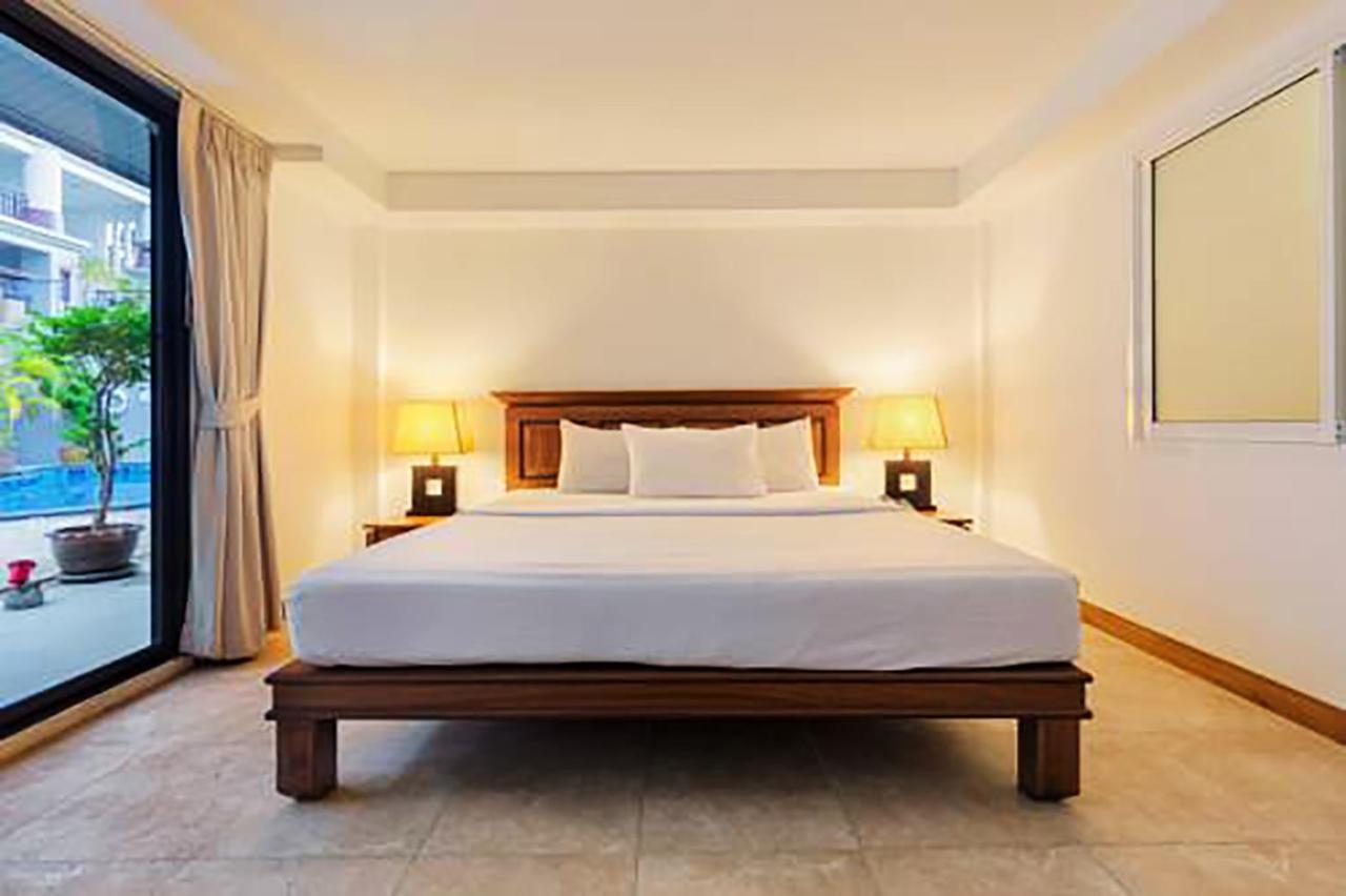 Bodega Phuket Patong (Adults Only) Albergue Exterior foto