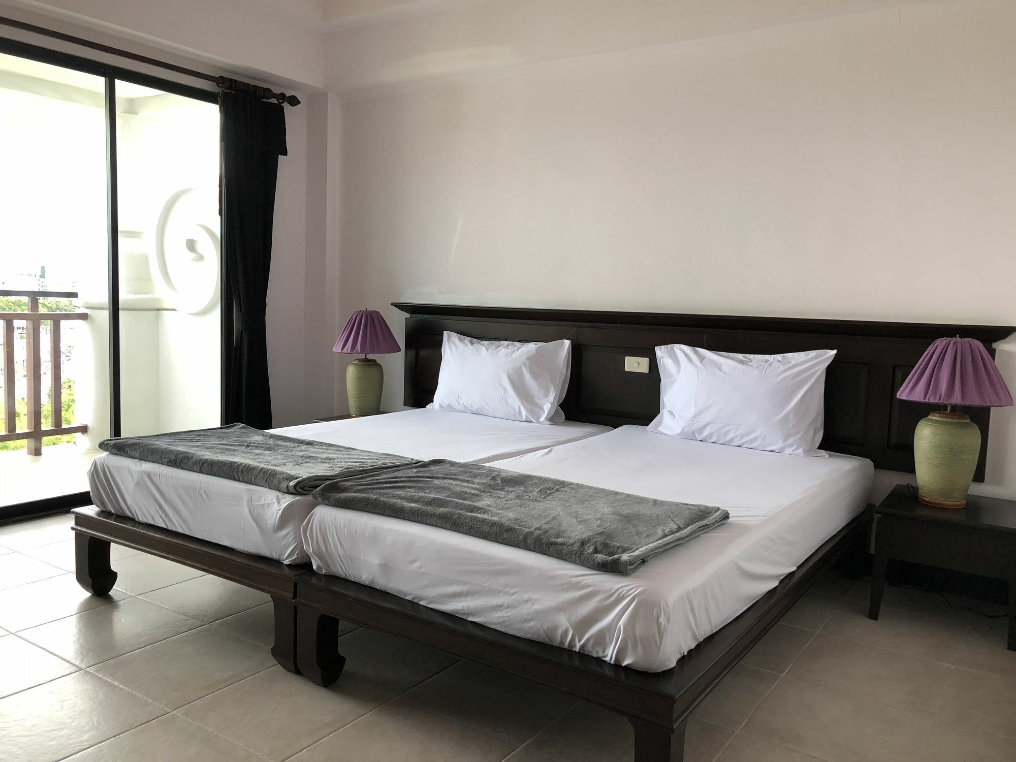 Bodega Phuket Patong (Adults Only) Albergue Exterior foto