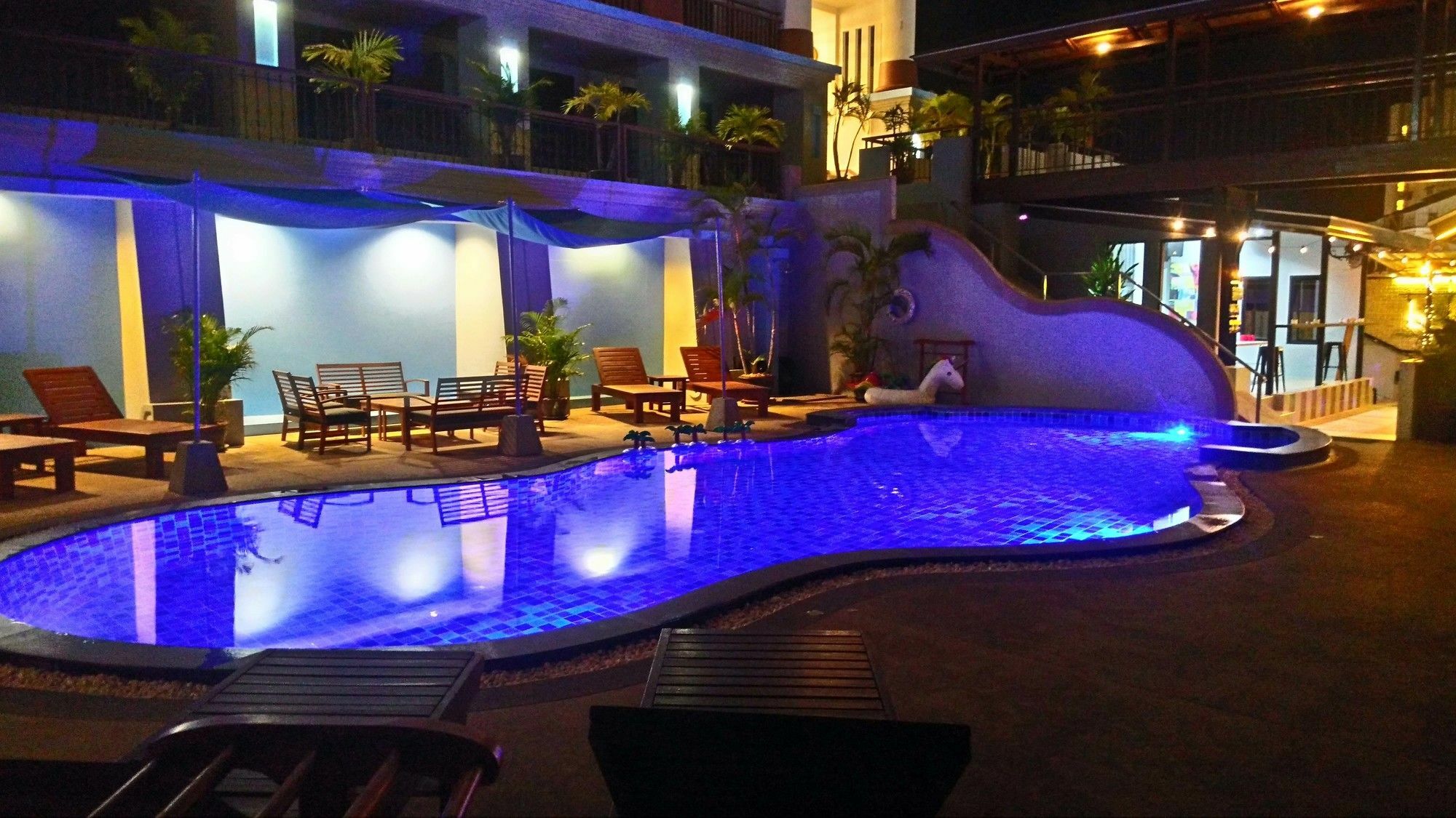 Bodega Phuket Patong (Adults Only) Albergue Exterior foto